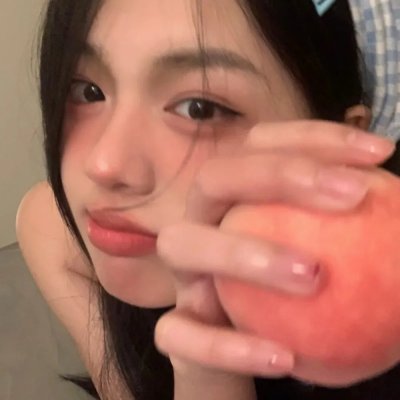 穿黄靴子的女孩